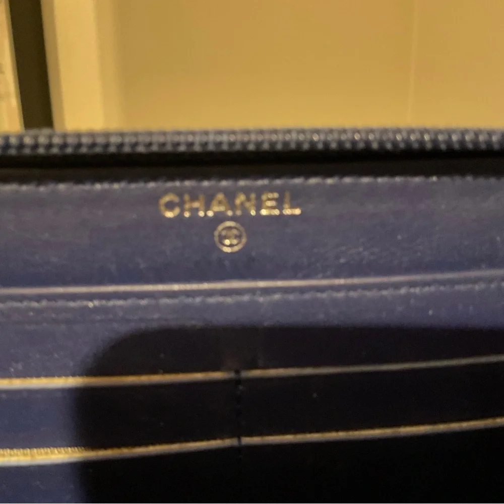 *AUTHENTIC* Chanel Zip Around Wallet
